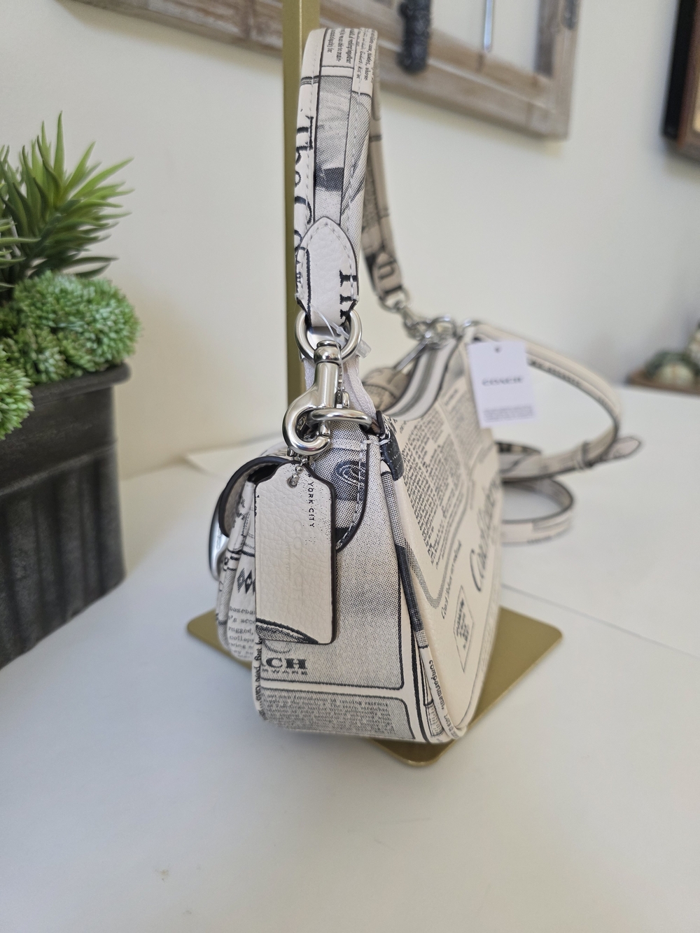 Coach Ashton Shoulder Bag Newsprint NWT Crossbody White Black Leather - Picture 5 of 13
